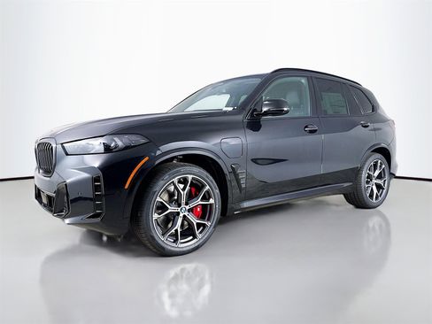 New 2026 BMW X5 xDrive50e w/ M Sport Package image 3