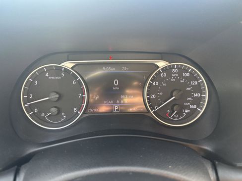 Used 2022 Nissan Sentra SV w/ SV Premium Package image 10