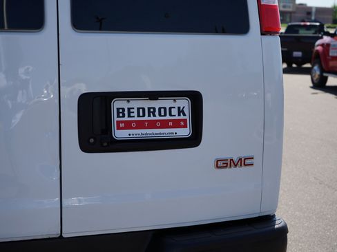 Used 2020 GMC Savana 3500 LS image 9