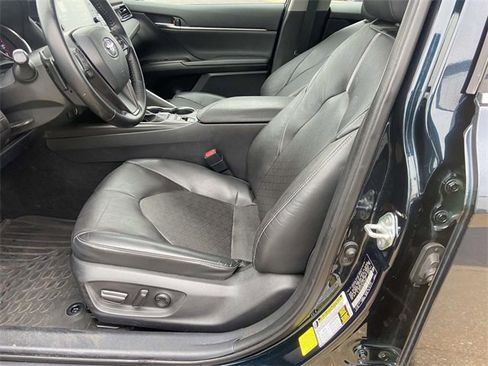 Used 2021 Toyota Camry XSE image 11