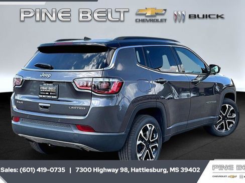 Used 2023 Jeep Compass Limited image 11