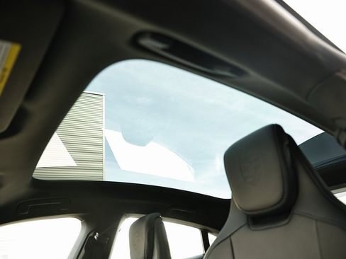 New 2026 Porsche Taycan image 22