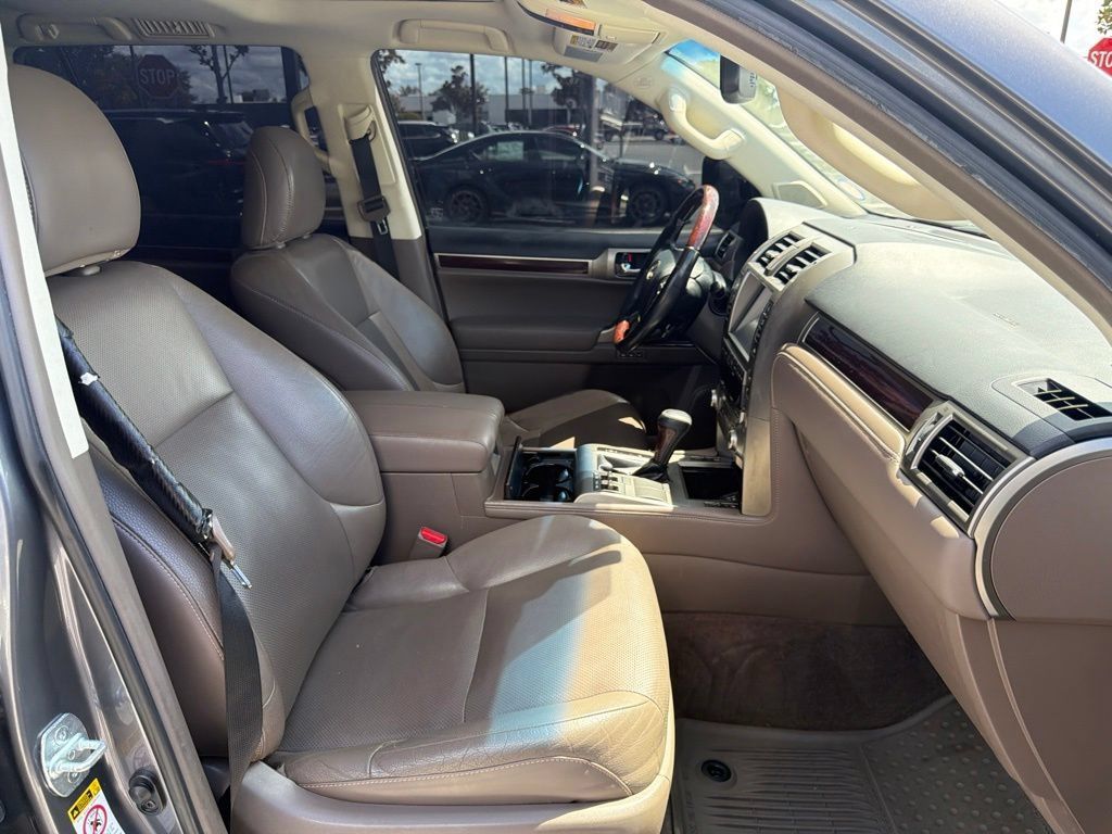 Used 2018 Lexus GX 460 Premium w/ Premium Package AWD/4WD image 15