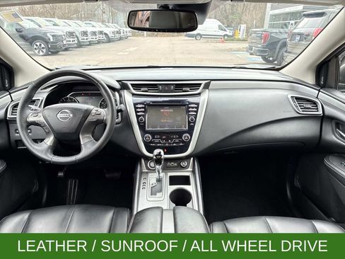 Used 2020 Nissan Murano SV w/ Premium Package image 18