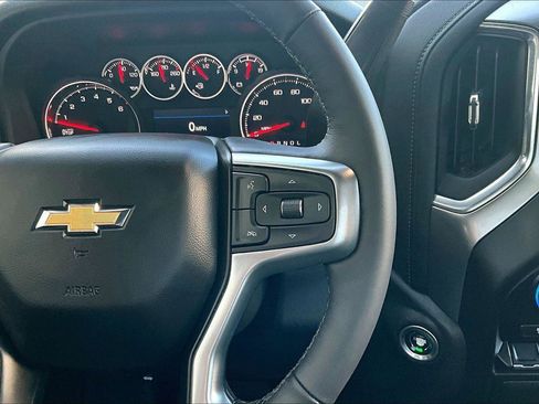 Used 2022 Chevrolet Silverado 1500 LT image 19