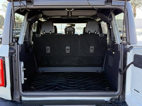 Used 2023 Ford Bronco Badlands image 14