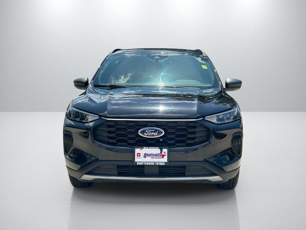 Used 2025 Ford Escape ST-Line FWD image 2