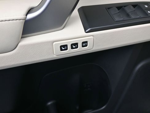 Used 2023 Lexus GX 460 Premium image 13