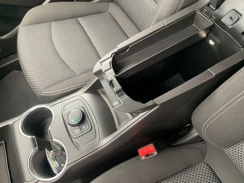 Used 2024 GMC Terrain SLE FWD image 26