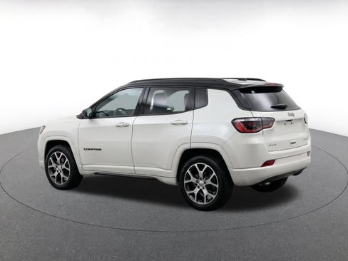 Used 2025 Jeep Compass Limited AWD/4WD image 7