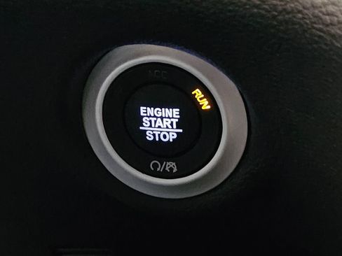 New 2026 Chrysler Pacifica Limited image 24