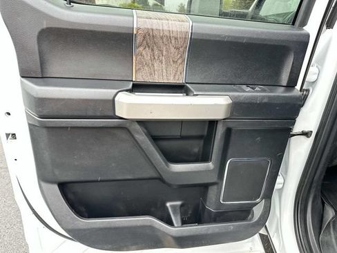 Used 2019 Ford F250 Lariat w/ Lariat Value Package AWD/4WD image 11