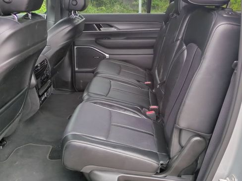 Used 2024 Jeep Wagoneer Series II w/ Flexible Seating Group RWD image 14