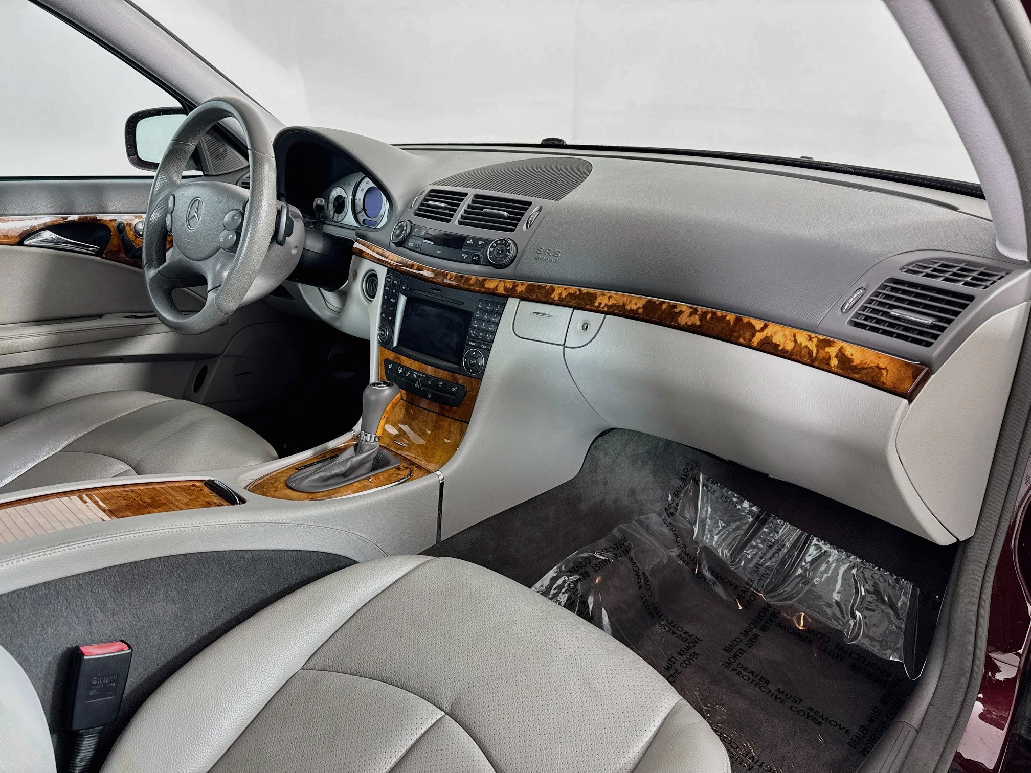 Used 2009 Mercedes-Benz E 350 4MATIC Sedan image 30