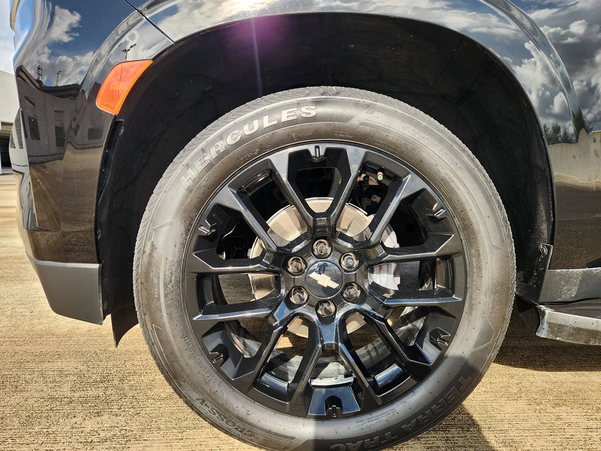Used 2022 Chevrolet Tahoe LT w/ Luxury Package RWD image 18