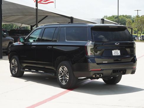 Used 2026 Chevrolet Suburban Z71 w/ Comfort Package AWD/4WD image 3