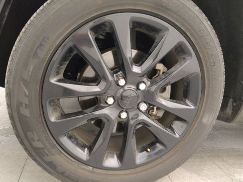 Used 2019 Jeep Grand Cherokee Altitude image 31