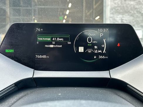 Used 2024 Toyota Prius LE FWD image 29