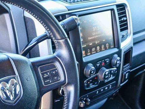 Used 2017 RAM 3500 SLT w/ Luxury Group image 31