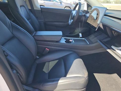 Used 2022 Tesla Model Y Performance image 7