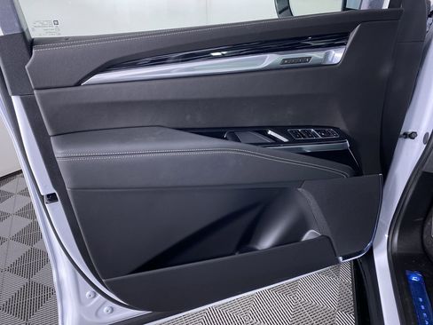 New 2026 Cadillac Escalade ESV Sport image 13