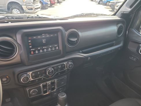 Used 2023 Jeep Wrangler Unlimited Sport image 19