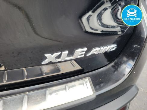 Used 2017 Toyota Highlander XLE AWD/4WD image 34