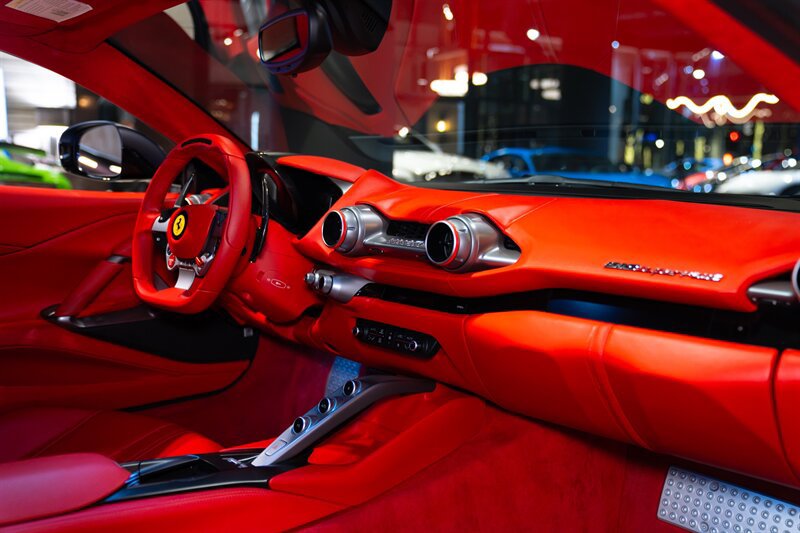 Used 2018 Ferrari 812 Superfast RWD image 41