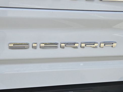 Used 2022 GMC Sierra 3500 SLT w/ Gooseneck/5TH Wheel Package image 14