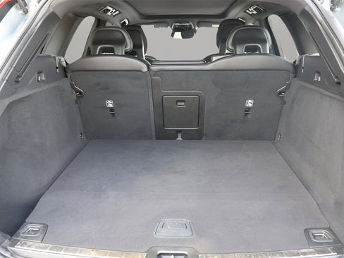 Used 2018 Volvo XC60 T8 R-Design w/ Vision Package image 17