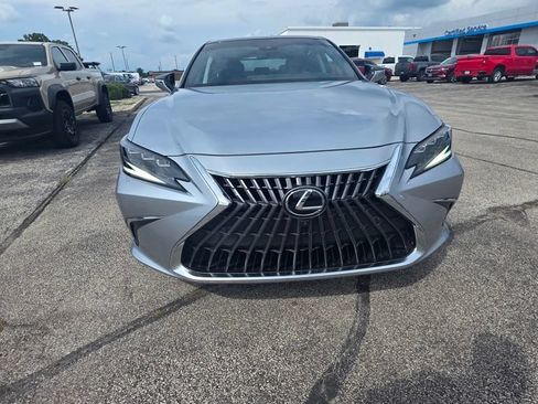 Used 2022 Lexus ES 350 Ultra Luxury w/ Accessory Package 2 FWD image 2