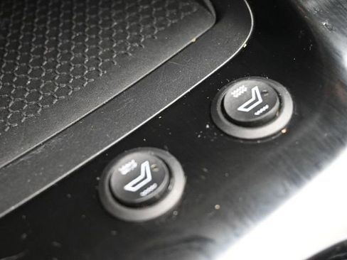 Used 2023 Nissan Rogue SV image 35