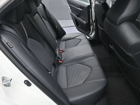 Used 2024 Toyota Camry SE FWD image 16