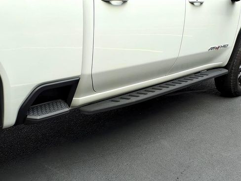 Used 2025 GMC Sierra 2500 AT4 AWD/4WD image 7