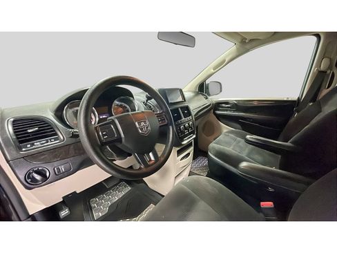 Used 2017 Dodge Grand Caravan SE w/ Power Window Group FWD image 11