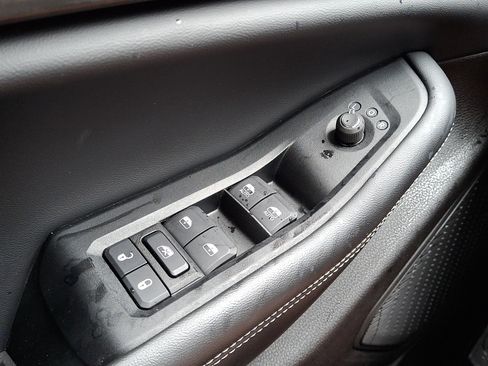 Certified 2023 Jeep Grand Cherokee Laredo AWD/4WD image 21