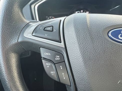 Used 2020 Ford Fusion SE image 25