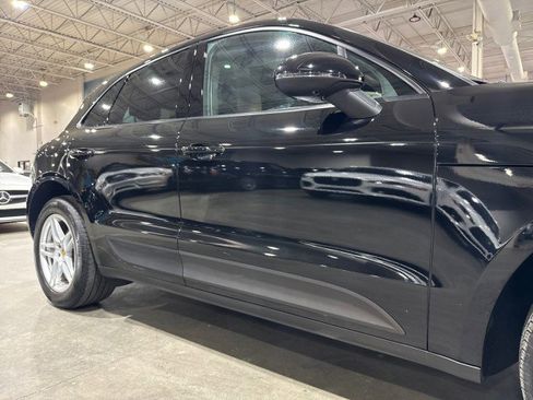 Used 2021 Porsche Macan image 25