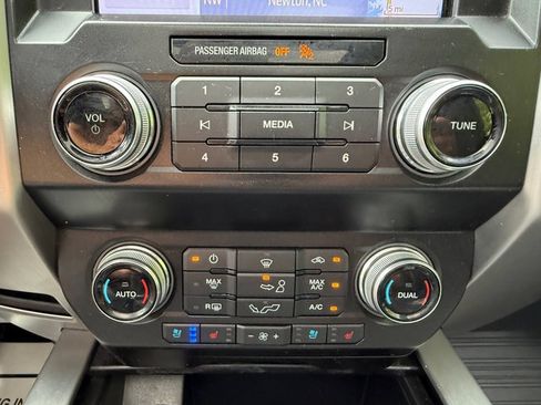 Used 2020 Ford F150 Platinum w/ Technology Package AWD/4WD image 28
