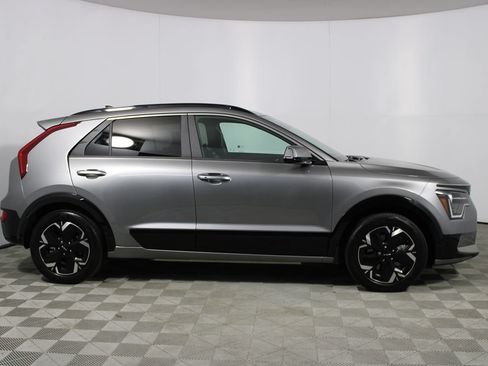 Used 2024 Kia Niro Wind FWD image 31