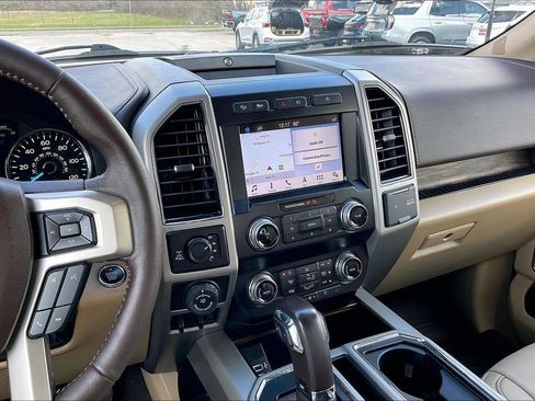 Used 2019 Ford F150 Lariat w/ Equipment Group 502A Luxury image 9