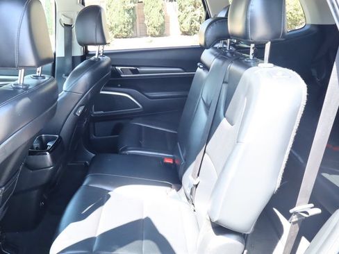 Used 2022 Kia Telluride LX FWD image 34