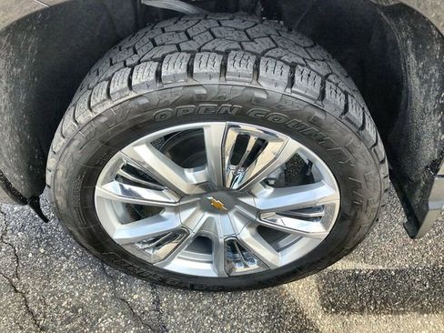 Used 2022 Chevrolet Silverado 1500 High Country w/ High Country Premium Package AWD/4WD image 10