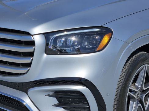 Certified 2025 Mercedes-Benz GLS 450 4MATIC image 9