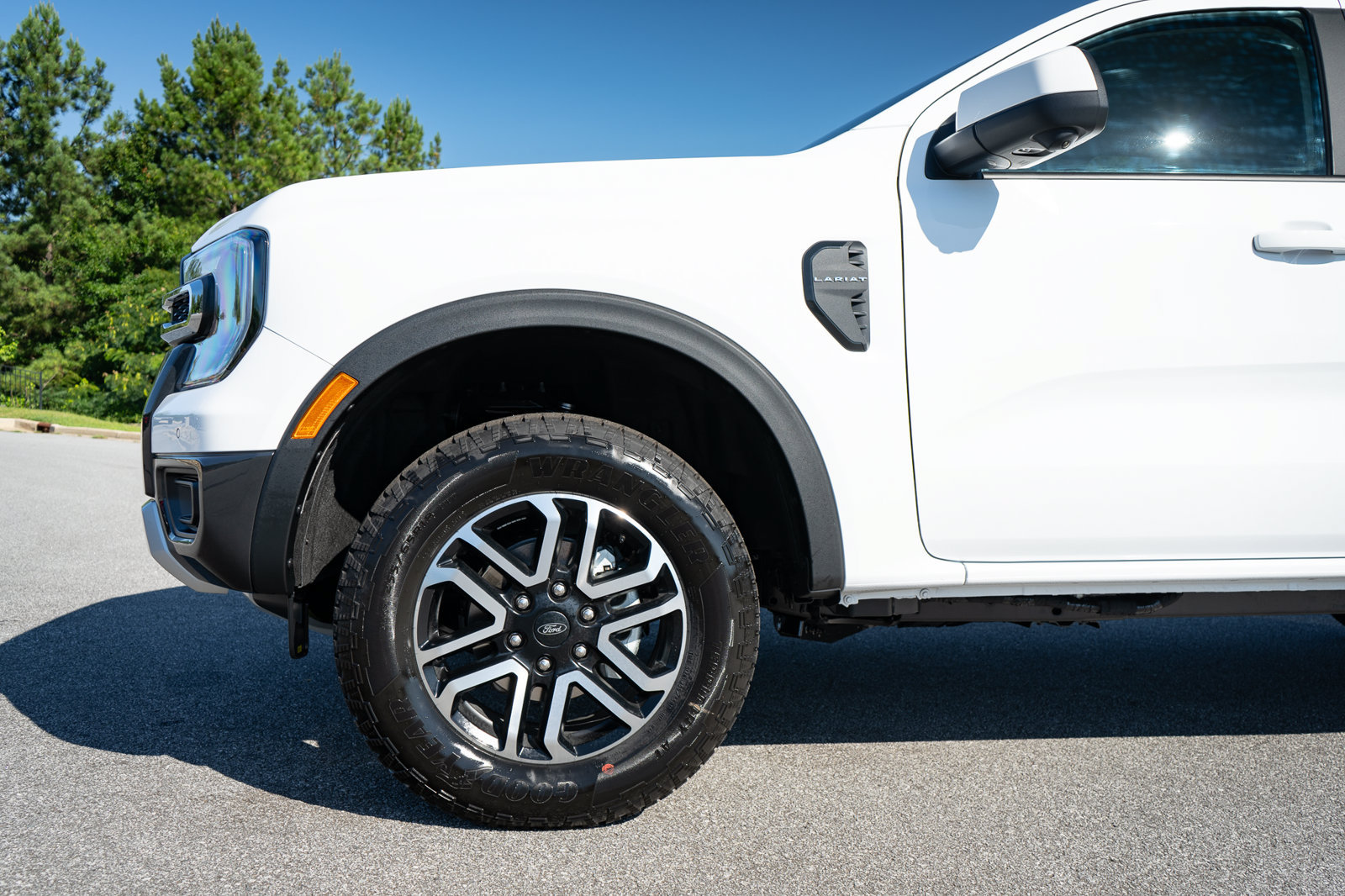 New 2026 Ford Ranger Lariat w/ FX4 Off-Road Package AWD/4WD image 4