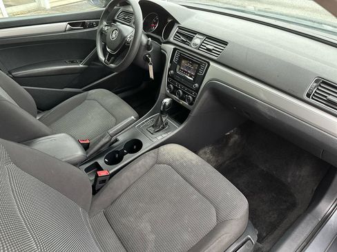 Used 2017 Volkswagen Passat 1.8T S image 18