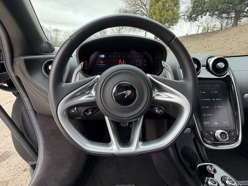 Used 2021 McLaren GT image 14