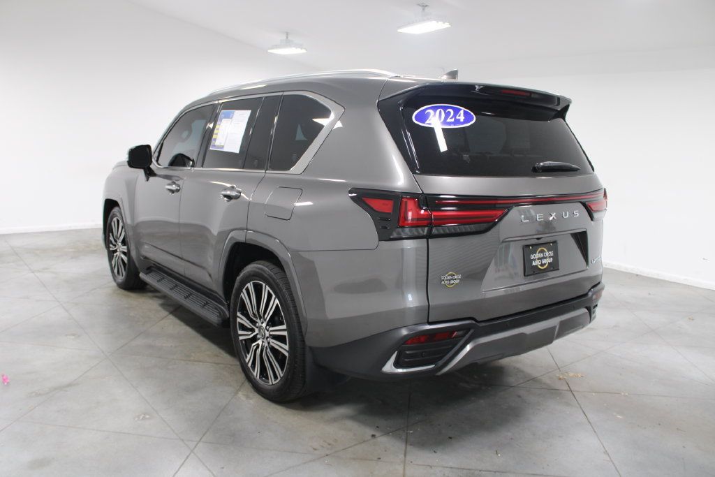Used 2024 Lexus LX 600 4WD w/ Luxury Package image 7