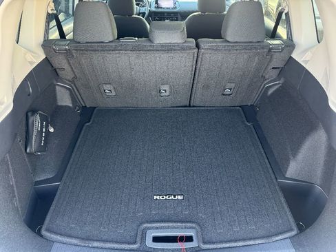 Used 2025 Nissan Rogue S image 13
