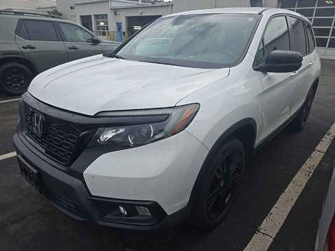 Used 2021 Honda Passport Sport image 1